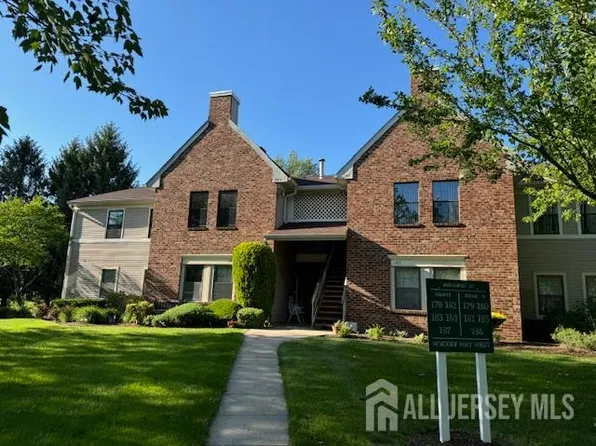 184 Wycoff Way W, East Brunswick, NJ 08816