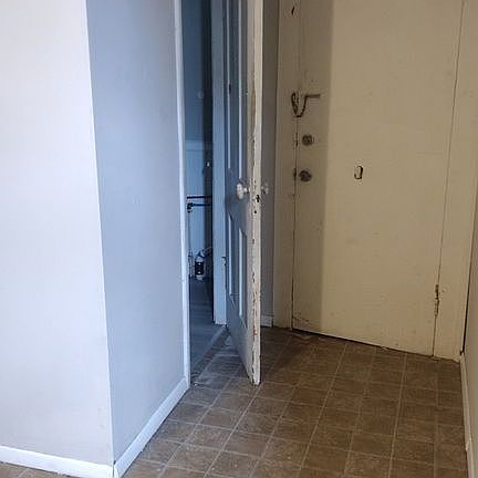 Apt 4 eat In kitchen 