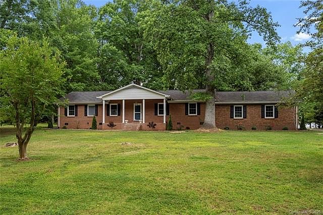 1st image of 445 Rainbow Cir