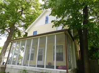 703 7th St SW, Cedar Rapids, IA 52404