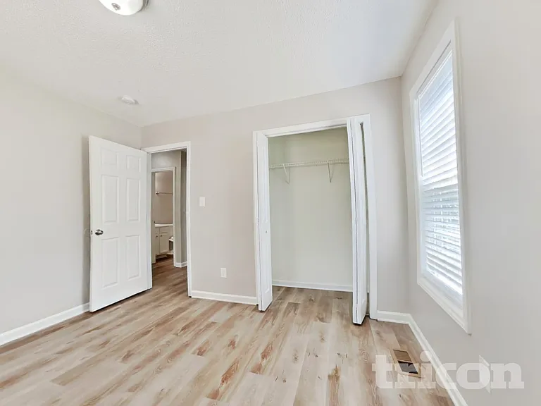 1031 Laurel Leaf Rd — Photo 10