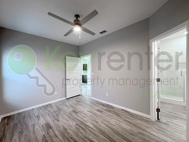 4104 Walnut Ave #4 — Photo 18