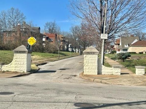 5849 Maple Ave, Saint Louis, MO 63112