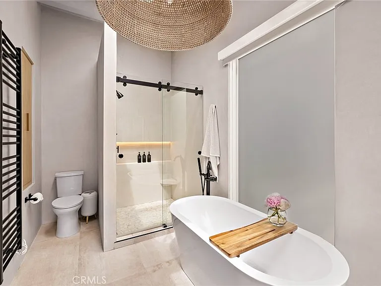 592 Bluebird Canyon Dr — Photo 30