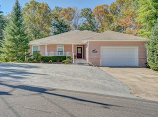 168 Hemlock St, Mountain City, TN 37683