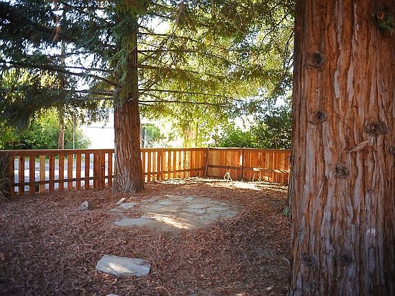 2nd image of 1471 Potrero Way