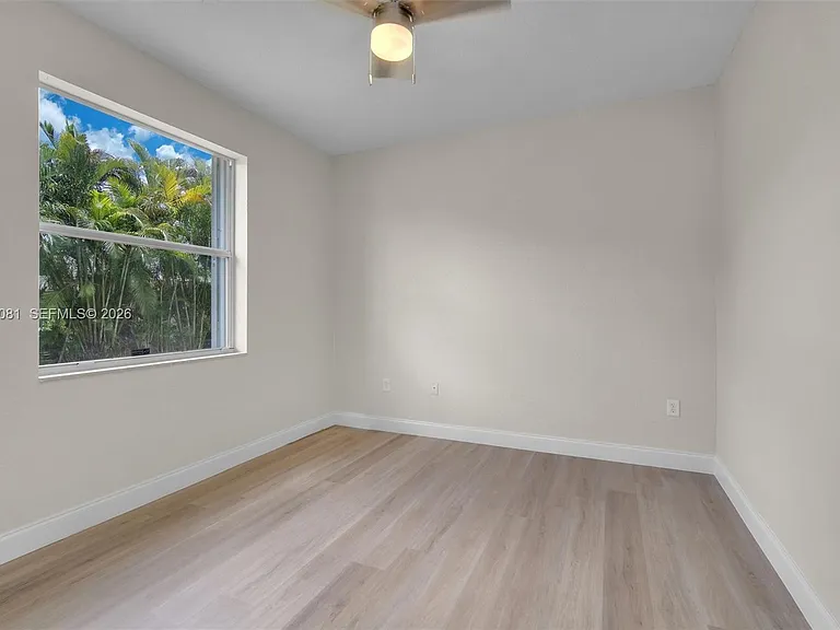 16310 Paddock Ln — Photo 34