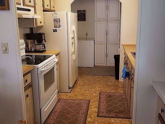 4th image of 3150 NE 36th Ave #397