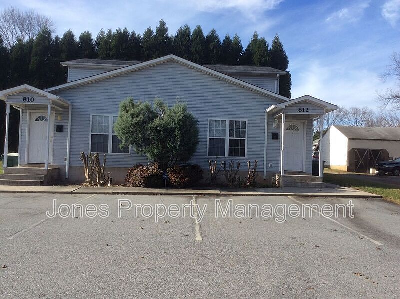 1st image of 810 Pine St
