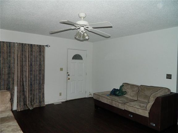 5th image of 3273 Thurston Dr
