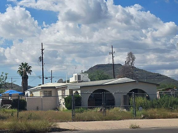 3rd image of 1335 W Speedway Blvd