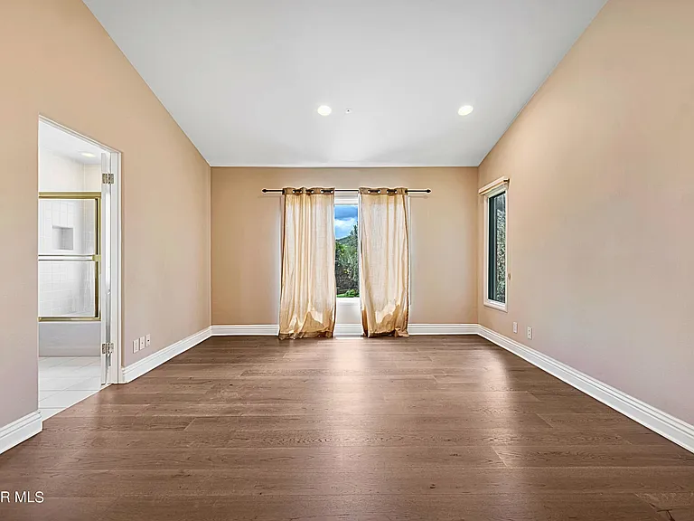 1687 Castlebridge Ct — Photo 36