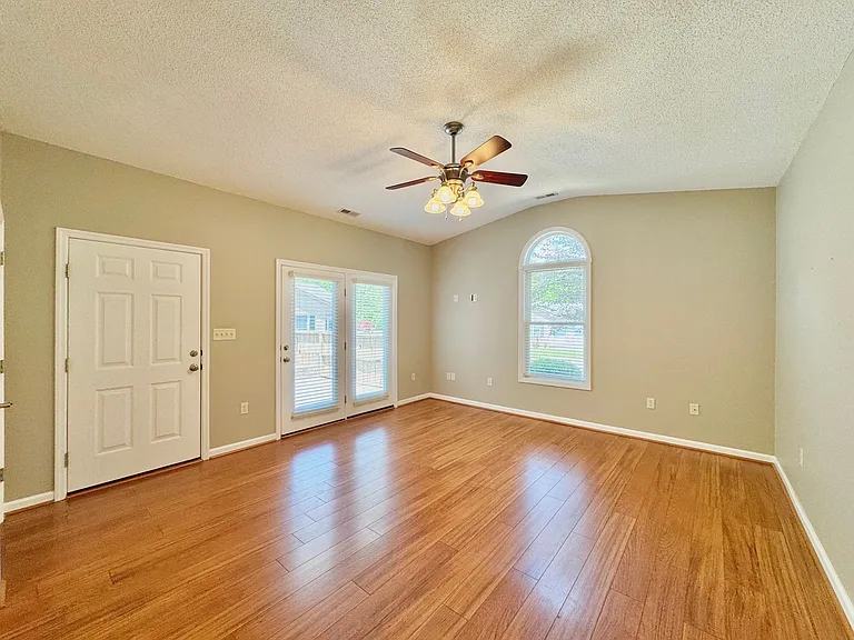 226 Beaver Creek Dr — Photo 5