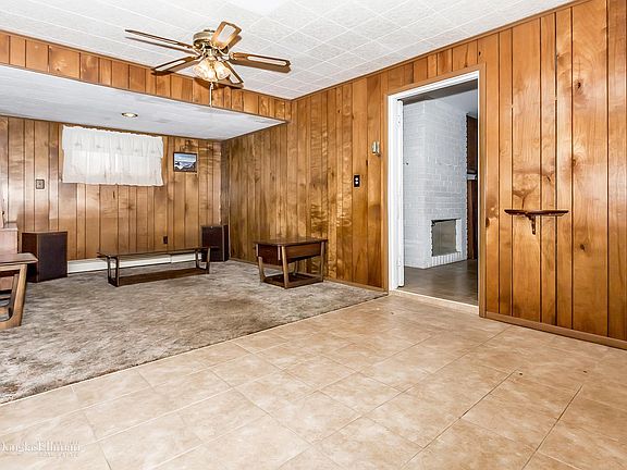 3rd image of 22 Beacon Ln