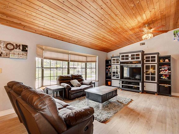 Home For Sale In The Acreage