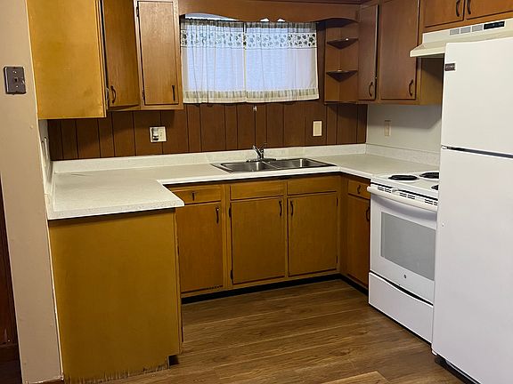4th image of 220A Highland Ave #3