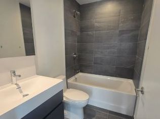 39 Mary St #3004, Barrie, ON L4N 1S9