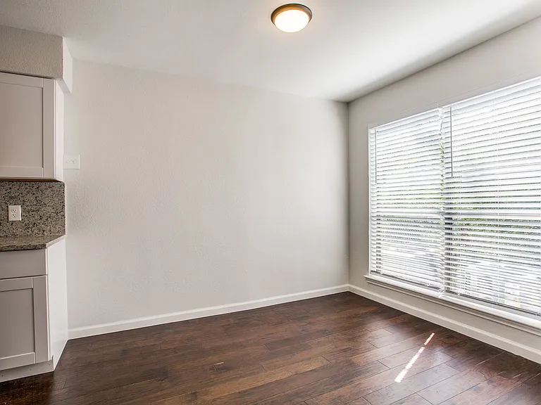 Creekside Condominumums — Photo 29