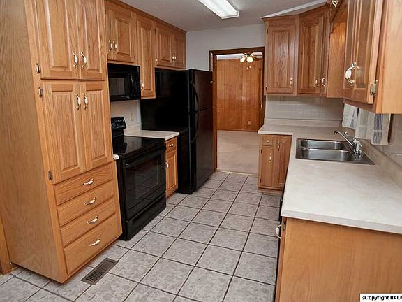 4th image of 601 Galway St NW