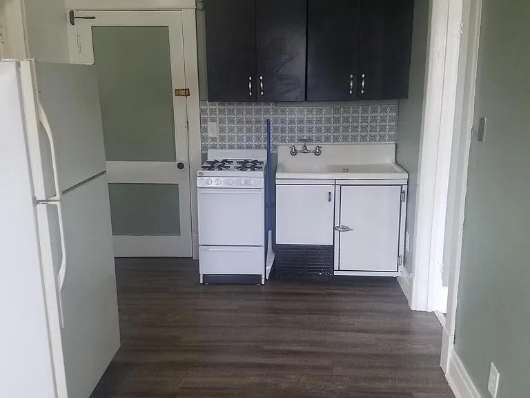 389 Abbott Rd #B — Photo 4