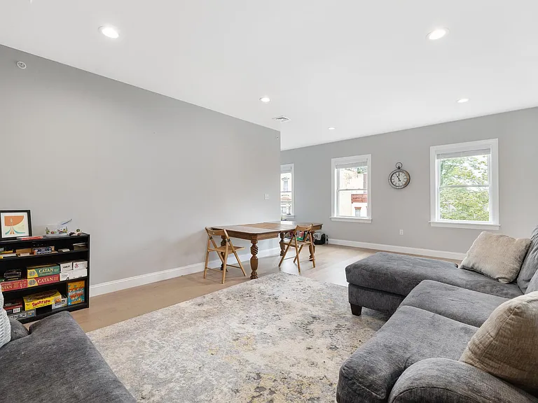 364 Madison Ave #2 — Photo 5
