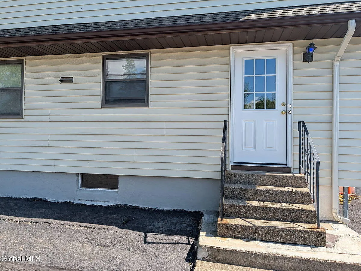 2 bed, 1.0 bath, 850 sqft, $1,730 — Photo 4