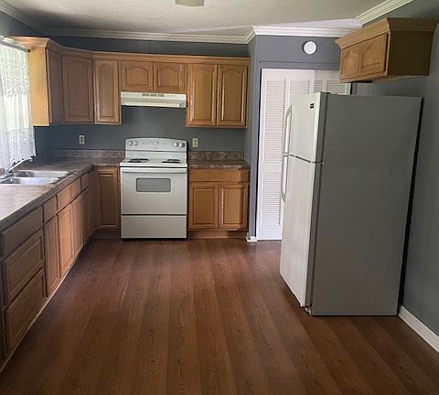2nd image of 1434 Clayton Ct