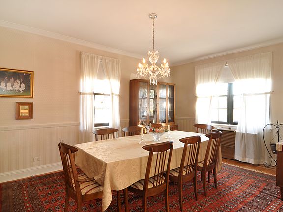 5th image of 140 Pennsylvania Ave