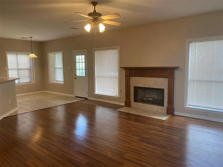 104 Sumac St — Photo 3