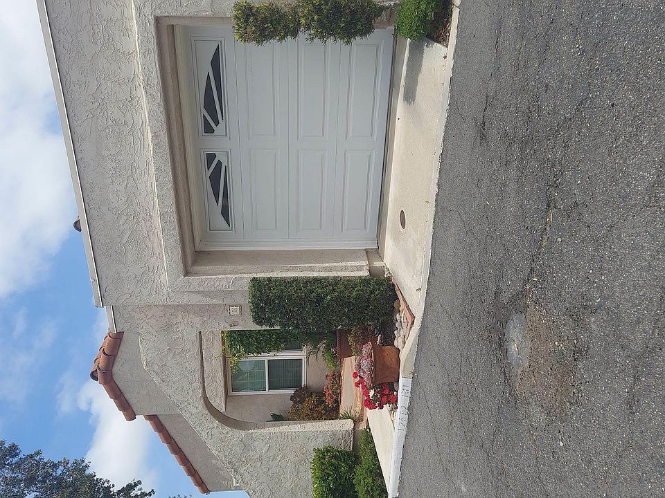 2nd image of 12582 Calle Tamega Unit 101