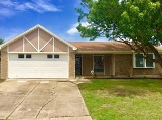 905 Highcrest Ct, Arlington, TX 76017
