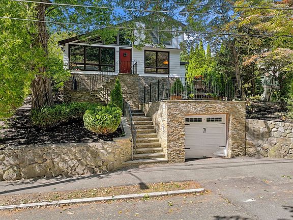 2nd image of 39 Sylvan Ave