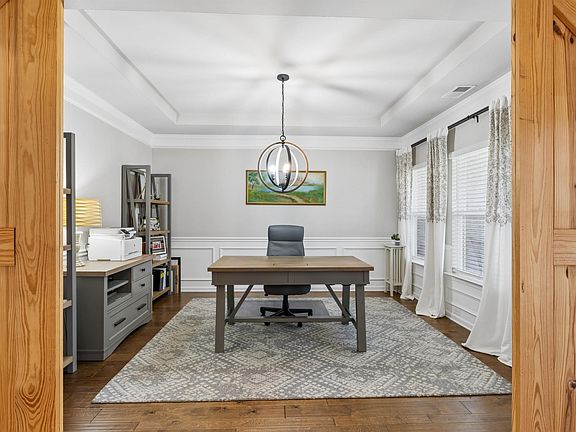 5th image of 111 Waterford Cir
