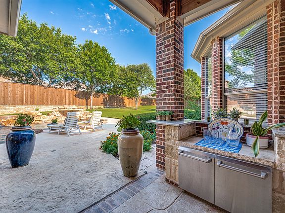 4th image of 520 Willow Ridge Cir