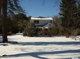37 Manor Rd, Huntington, NY 11743