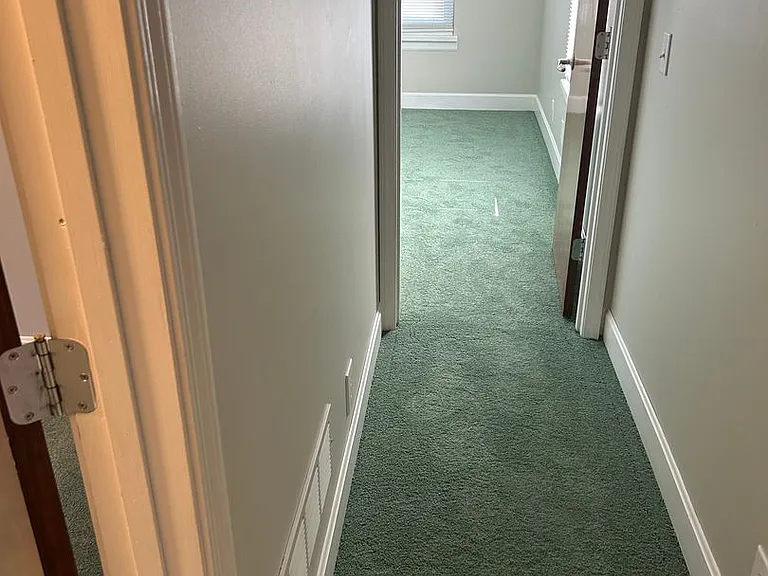 909-911 Connecticut — Photo 17
