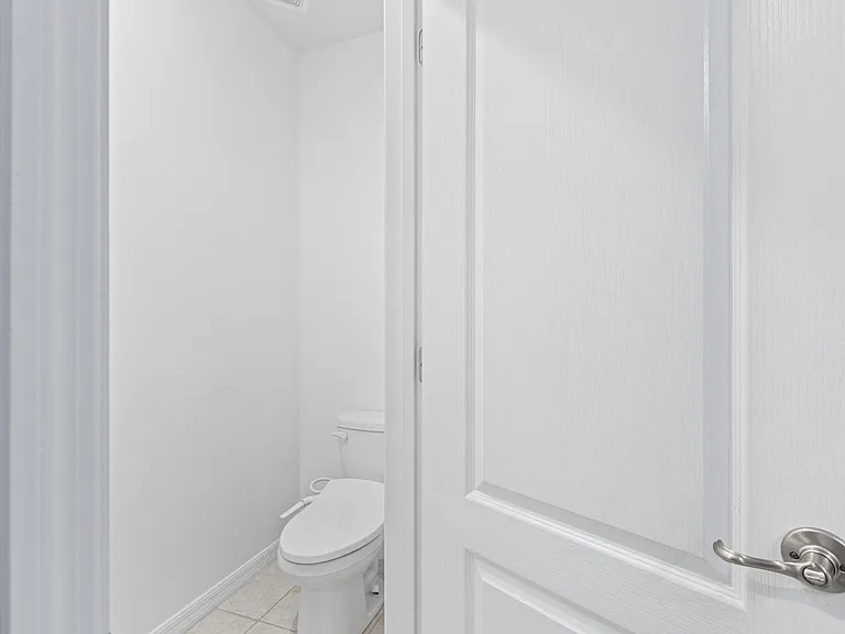 681 SW Millard Dr — Photo 29