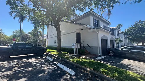735 SW 148th Ave Photo 1