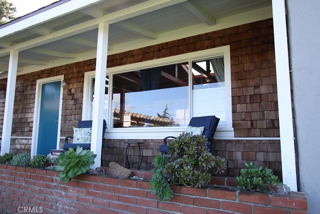 3 bed, 1300 sqft, $3,500 — Photo 1