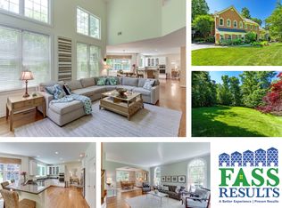 1611 Chathams Ford Pl, Vienna, VA 22182