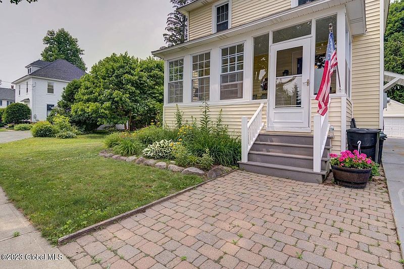 3rd image of 105 Prindle Avenue