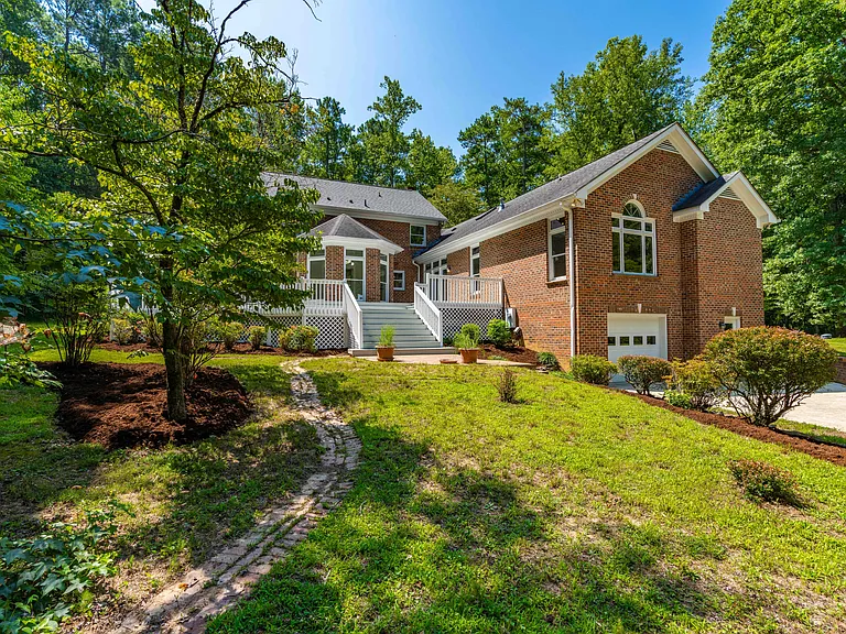 101 Springhill Forest Pl — Photo 23