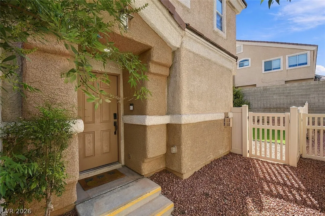 3 bed, 2.5 bath, 1423 sqft, $1,850 — Photo 3