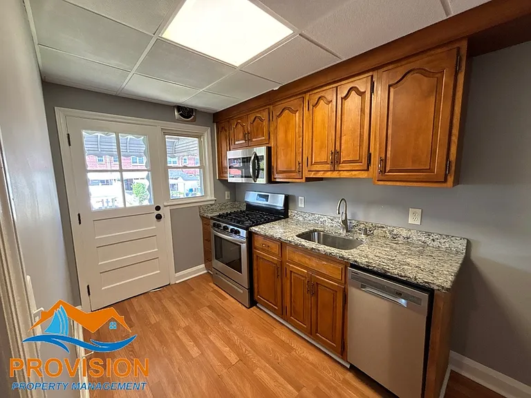 120 Kingston Rd — Photo 6