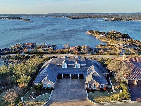 3rd image of 109 Dalton Cir