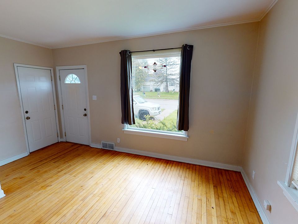 2nd image of 1339 Rhode Island St