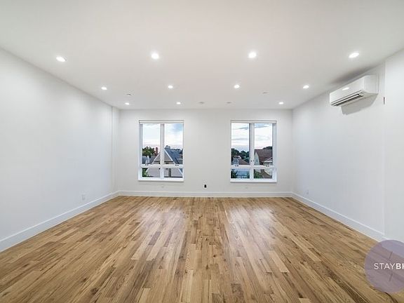 4th image of 864 E 35th St #4AA