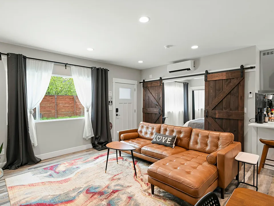 "We really enjoyed our stay! The house itself was extremely tidy and logistically laid out extremely well." - Roxanne (February 2024)