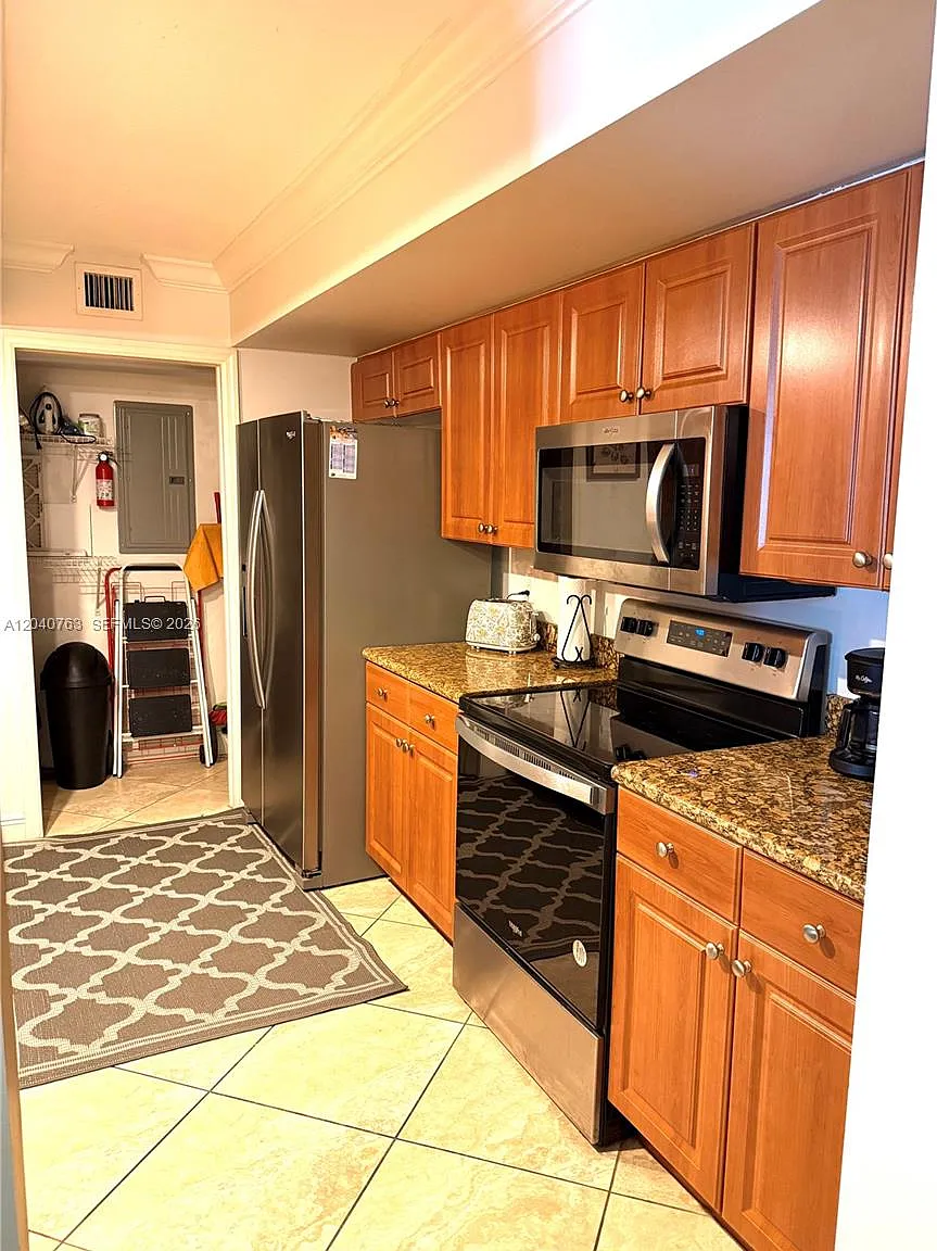 The Collins Condo — Photo 3