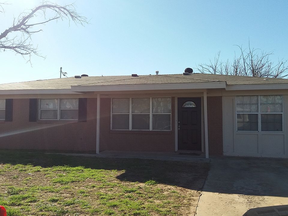 1st image of 2600 E 10th St